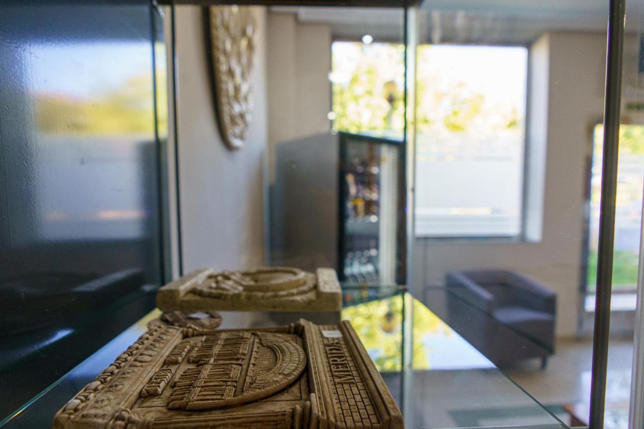 Hostal Acueducto Los Milagros ميريذا المظهر الخارجي الصورة