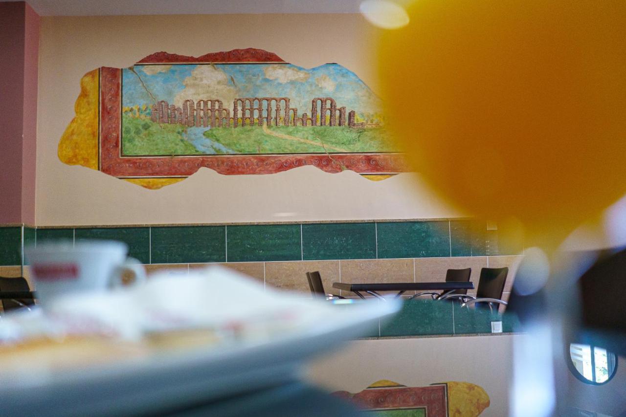 Hostal Acueducto Los Milagros ميريذا المظهر الخارجي الصورة